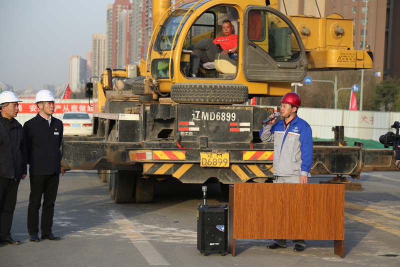 1-220116121UaX.jpg